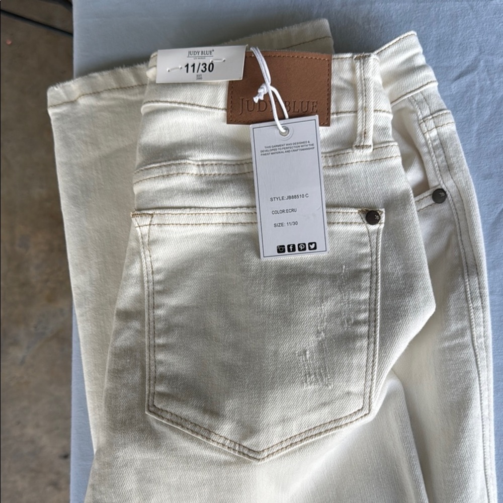 Judy Blue Cream Straight Leg Jeans Modern Style